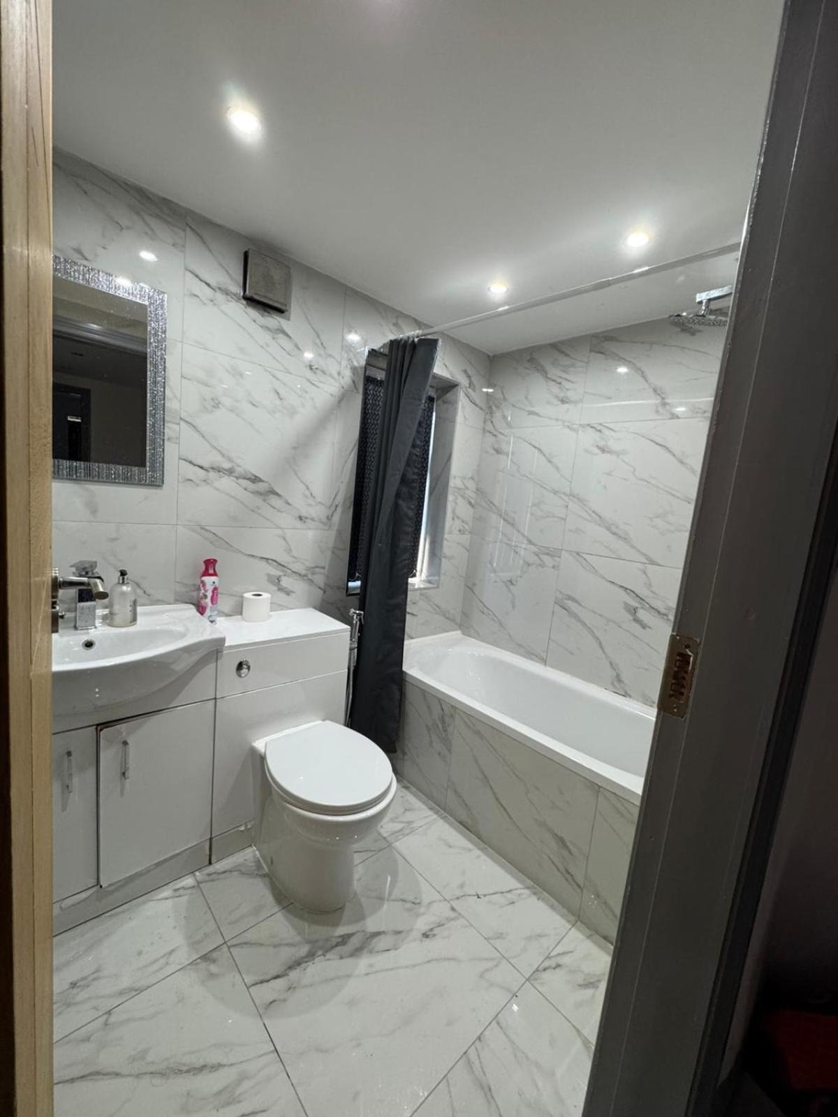 Perfect Stay Near Manchester Airport Wythenshawe Buitenkant foto
